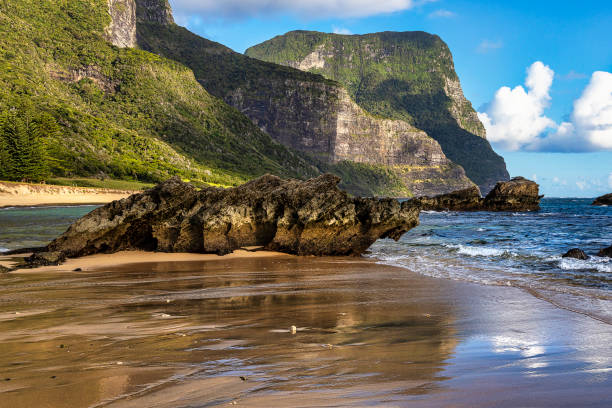 istock Kings Beach, Lord howe Island, Australia 2155576532
