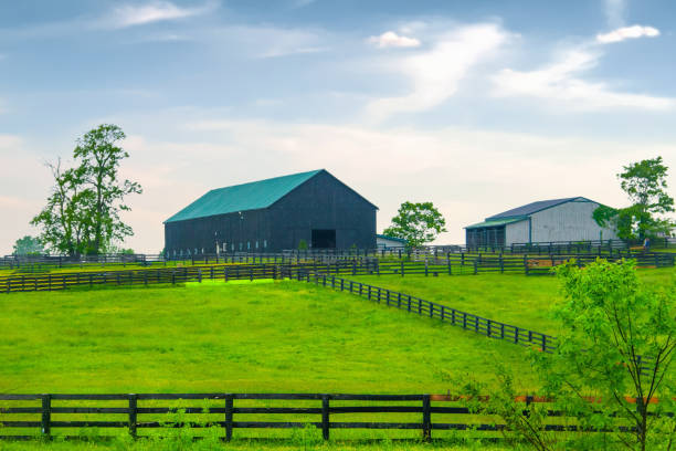istock Barn with fence- Lexington. Kentucky 2155604322