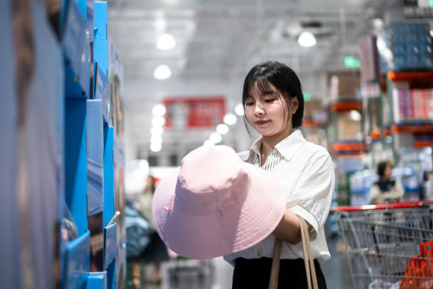 female choice hat in supermarket