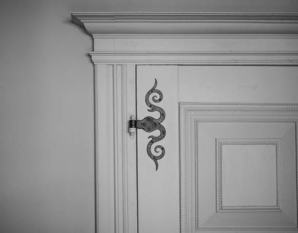the old door and door hinge