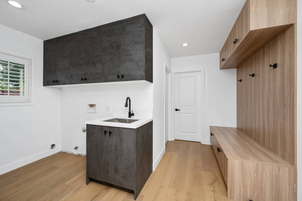 istock Remodeled home in Los Angeles, with empty rooms 2155877091