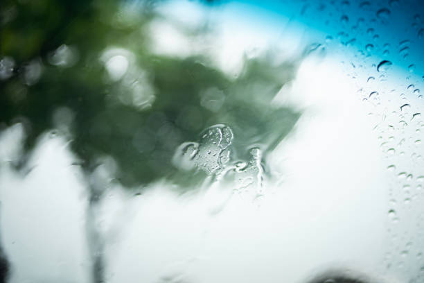 showing the pattern of raindrops