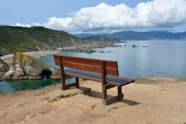 istock Loiba Cliff 2156024386