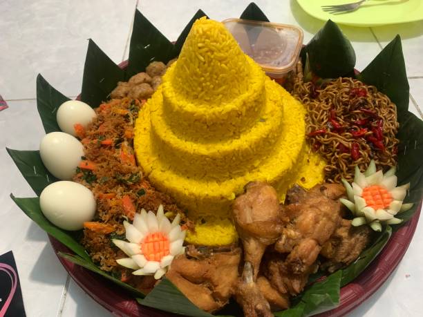 Cone Rice Snack 190+ Banana Leaf Cone Stock Photos, Pictures & Royalty-Free Images - iStock
