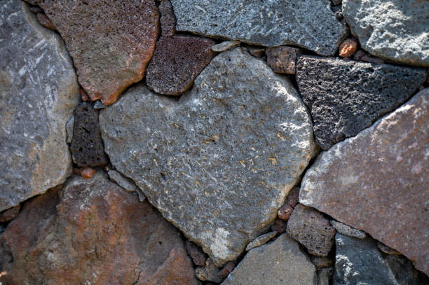 Cuore con pietra vulcanica sullo Stromboli