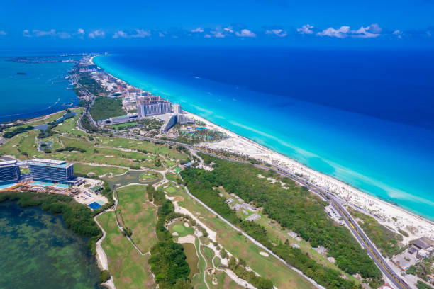 istock El Mirador dolphin beach, Cancun 2156426589