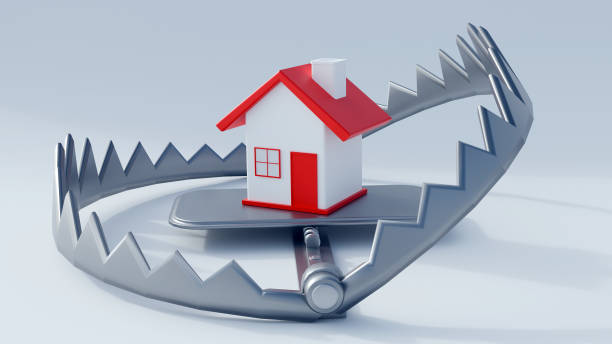 istock an isolated house on top of a bear trap 2156572399