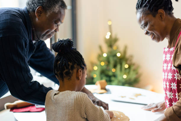 istock Family Holiday Baking 2156692493