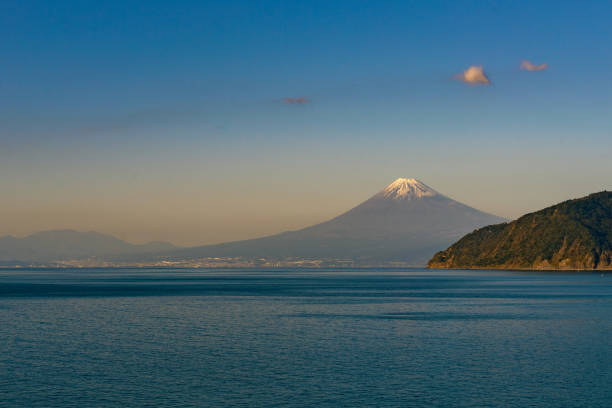 Fuji like a Japanese painting.
