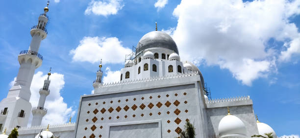 istock Sheikh Zayed Mosque Surakarta in a daylight 2156952565