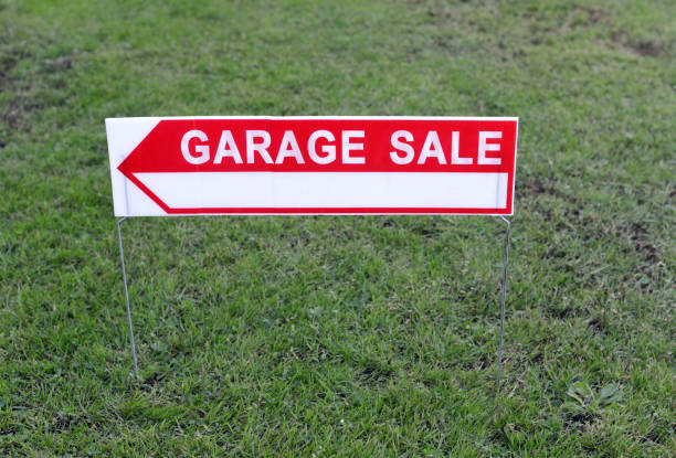 istock Garage Sale Sign 2156963854