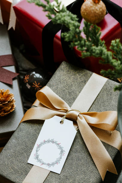 istock Aerial view of gift box with a tag 2157031803