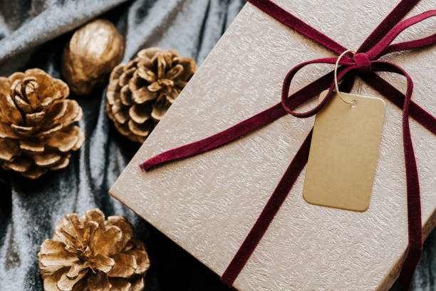 istock Aerial view of gift box with a tag 2157031817