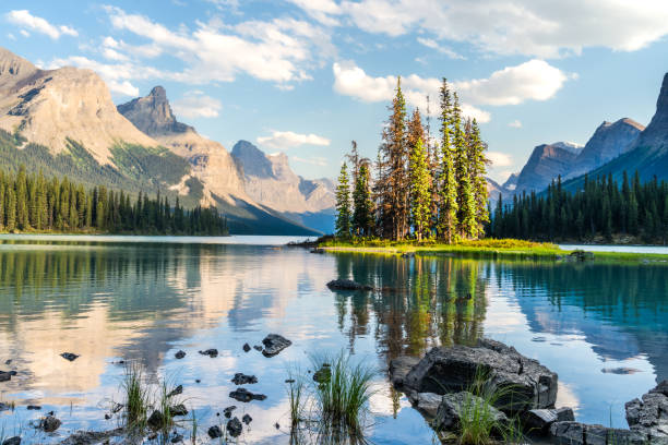 istock Maligne Lake Spirit Island 2157199789