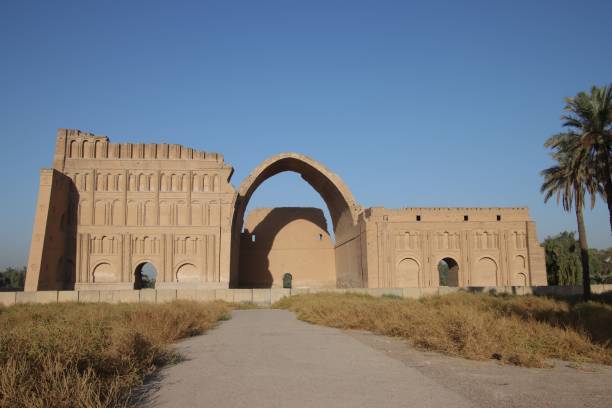 istock 2000 years old Iwan Khosrau (Taq Khosrau) in Iraq under the blue sky 2157239926