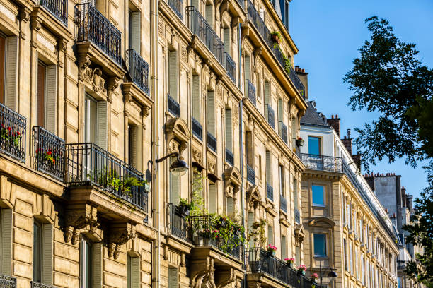 istock Old houses in Paris 2157260102