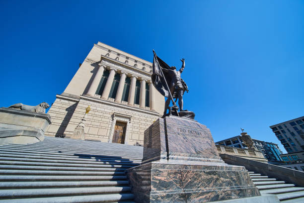 istock Patriotic Bronze Statue with Flag in Indianapolis Plaza 2157293368