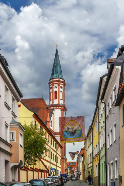 straße in straubing, deutschland - straubing stock-fotos und bilder