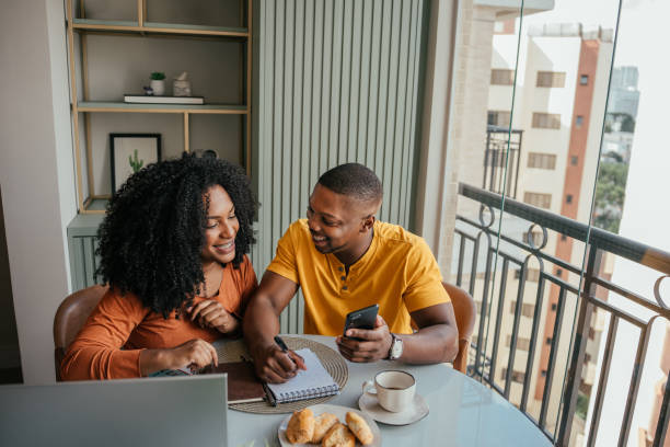 istock Couple shopping online 2157490105