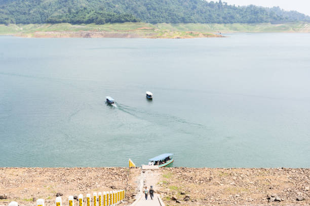 istock tours of the dam 2157524936