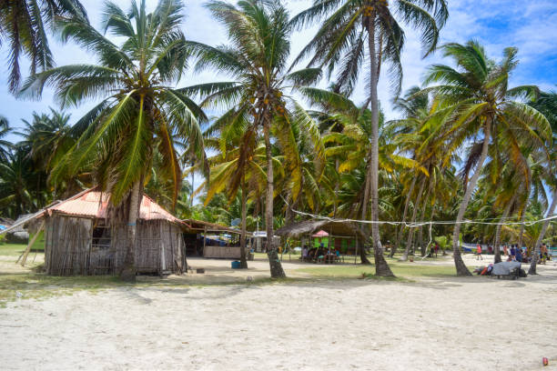 Guna Yala is an indigenous territory governed by the Guna indigenous group. The territory consists of a narrow strip of land on the Caribbean side of the country, as well as an archipelago of 365 islands, of which only 50 are inhabited by Guna people. The islands in Guna Yala are also known as the San Blas Islands, which are considered a top destination in Panamá due to their well-protected natural beauty, as stewarded by the native Guna people.
