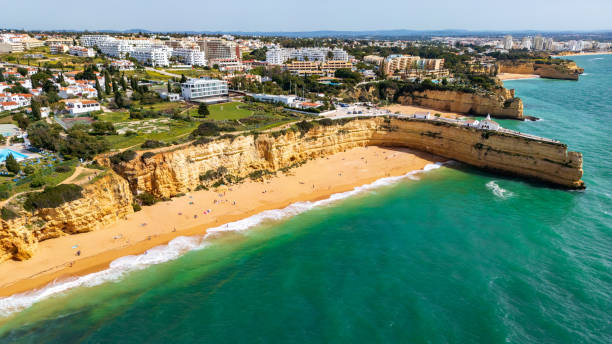 istock Praia de Nossa Senhora da Rocha 2157784890