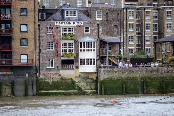 Wapping Riverside 660+ Wapping Stock Photos, Pictures & Royalty-Free Images - iStock