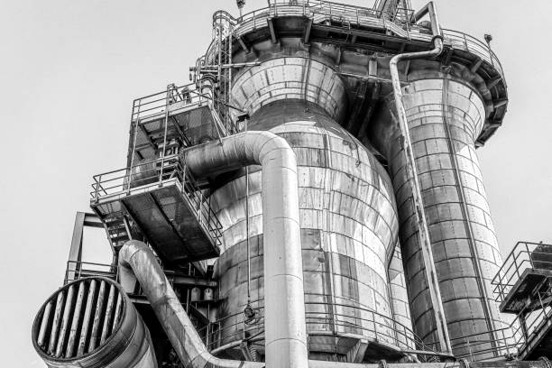 Kühlturm in einen stillgelegten Industriegelände