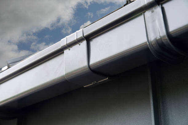Detail of a metal square gutter system