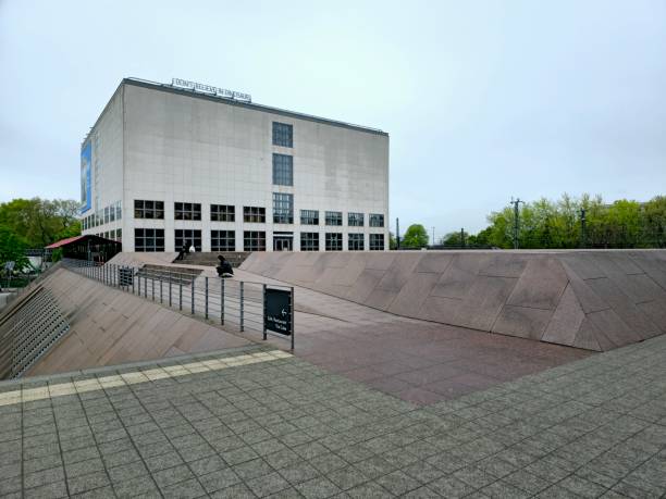 Galerie der Gegenwart 1996 by architect (Oswald Mathias Ungers). The Galerie is part of the Hamburger Kunsthalle. Captured during spring season.