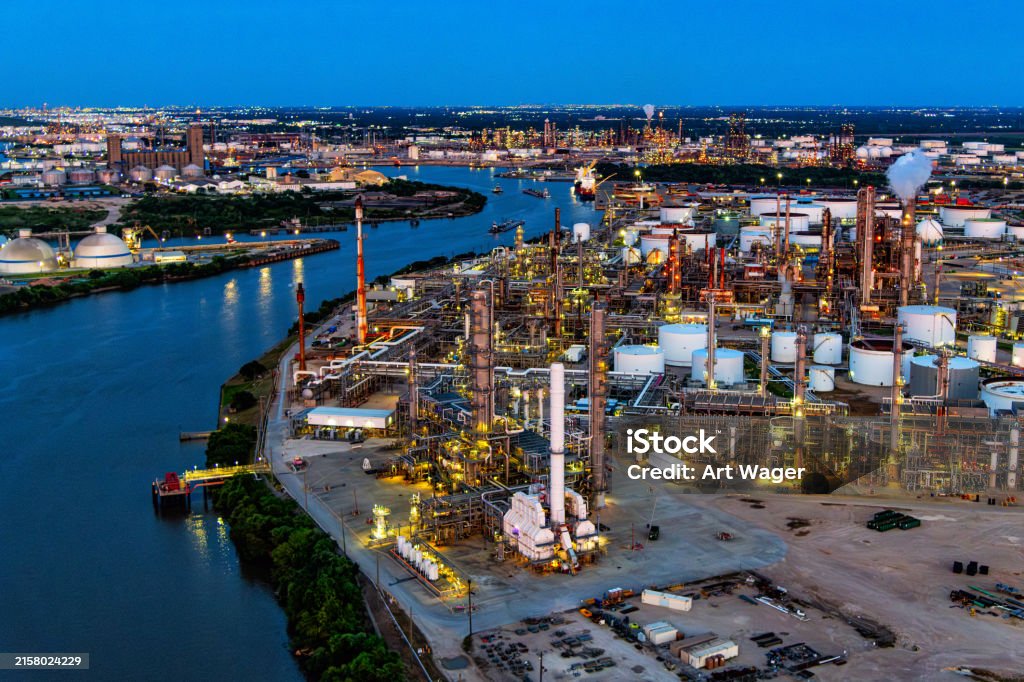 Houston Refineries Texas Refineries Stock Photo - Download Image Now - Texas, Gasoline ...