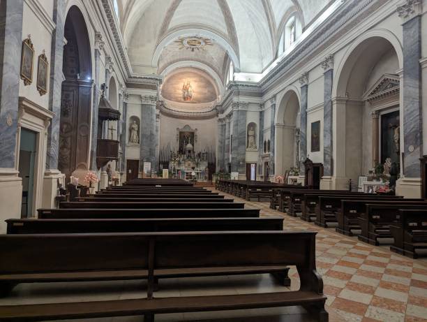 istock Italian church 2158223722