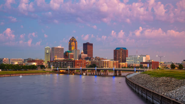 istock Des Moines, Iowa, USA. 2158622780