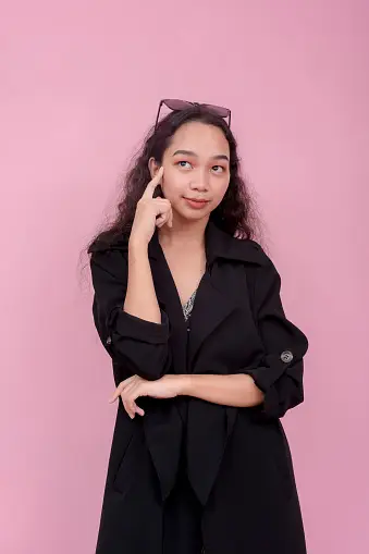 Lady Considering Considering Pictures | Download Free Images on Unsplash