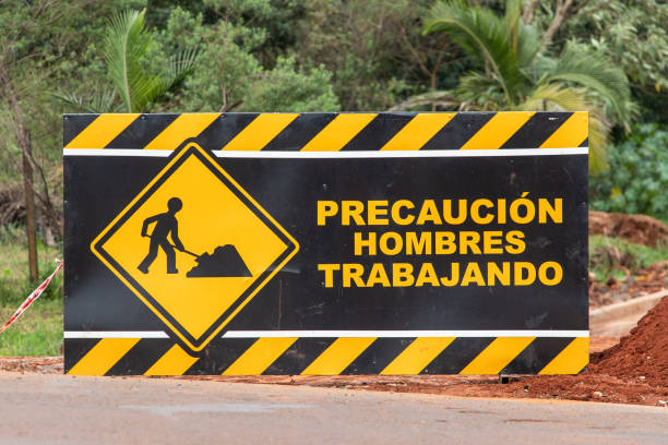 sign that says in Spanish \