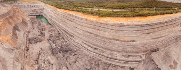 istock D HV United Mine walls left pan 2158785075