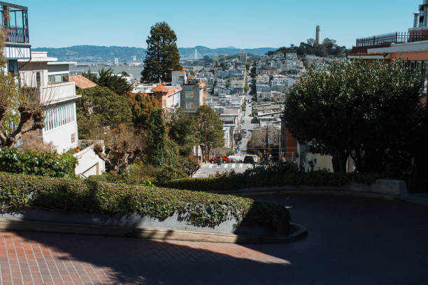 istock Lombard street 2158980987