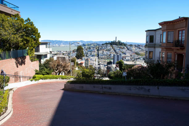 istock Lombard Street 2158981715