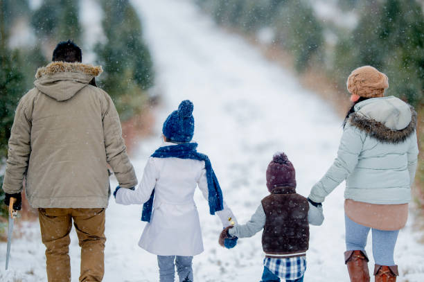 istock Winter Family Fun 2159058028