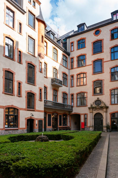 istock A building with a courtyard in the middle 2159166892