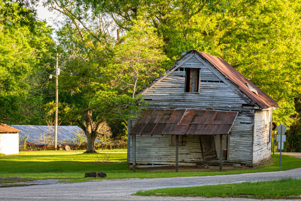 istock Forgotten past - old abandoned house 2159480394
