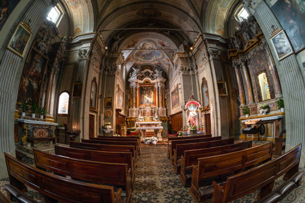 Interno della Chiesa di san Benedetto abate di Limone sul Garda