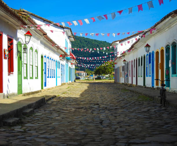 istock Festive Colonial Street 2159525689