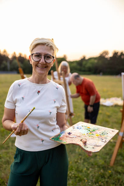 istock Woman painter with friends 2159530468