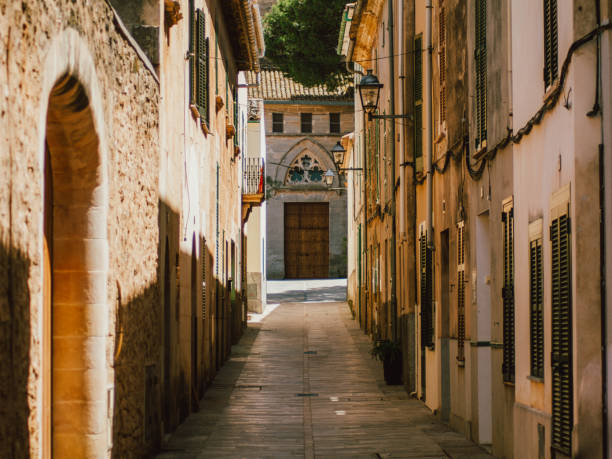 the alley of the past
