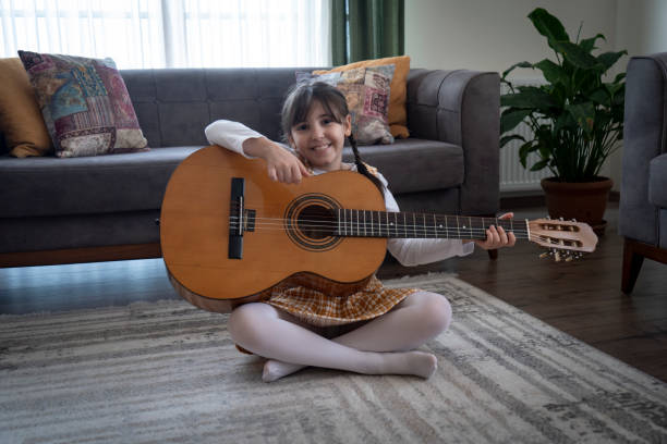 Girl play guitar