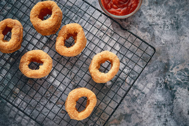 Fried Onion Rings with Dipping Sauce