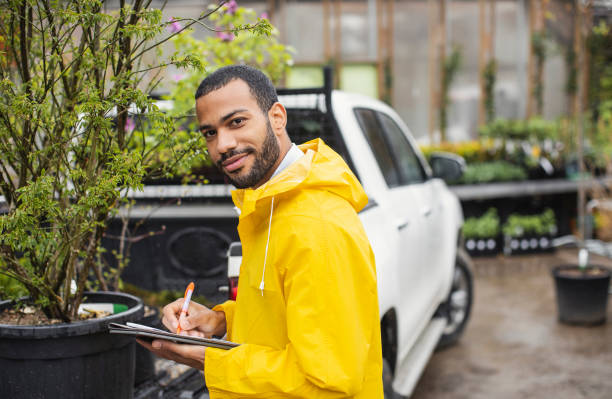 istock Gardening Expert Organizing Plants 2159740119