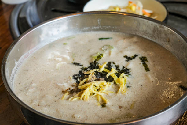 Tulkekarguksu is based on ground sesame seeds.