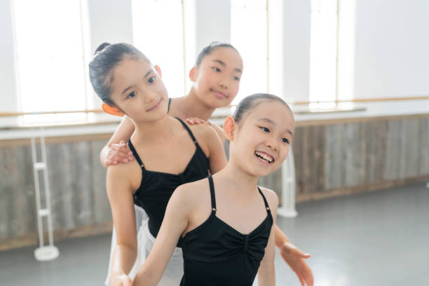 istock Ballet classes Teachers and children 2160083710